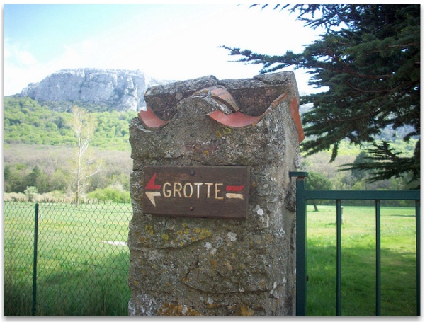 Signpost to the Grotto of la Sainte-Baume