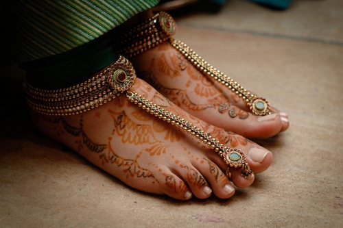 Lady with toe rings