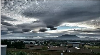 lenticular clouds over cape town